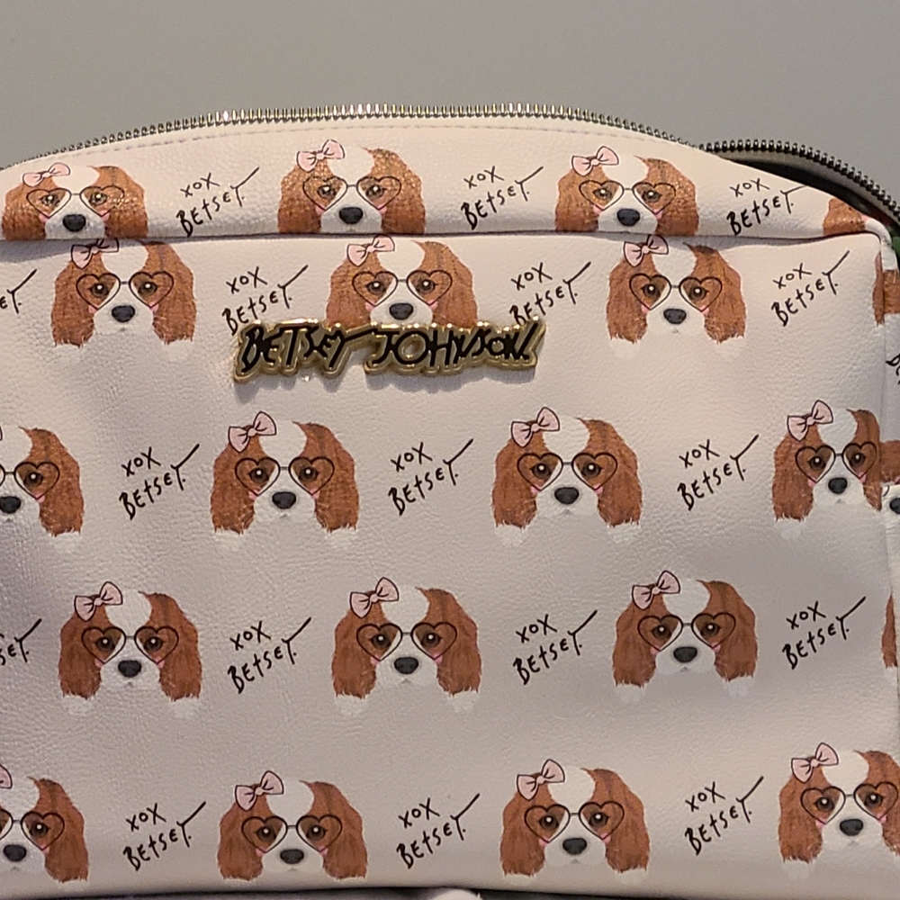 Cosmetic bag